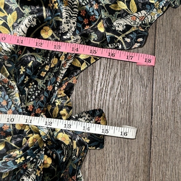 Urban Outfitters Theresa Velvet Tiger Floral Print Wrap Dress - Picture 11 of 12